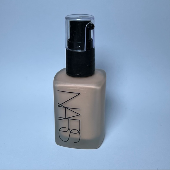 Nars Sheer Matte Foundation Shade: Ceylan - Picture 1 of 3